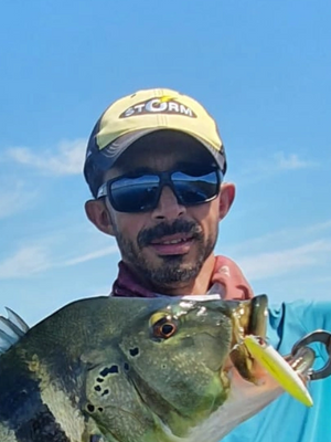 Marcos, 49