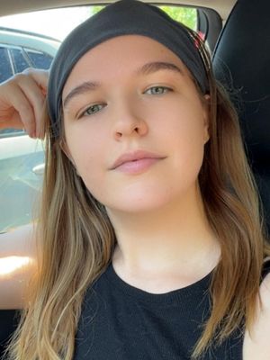 Alexis, 26