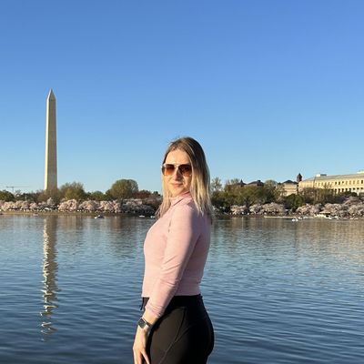 Lucy, 31