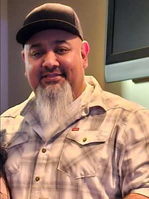 Jose, 44