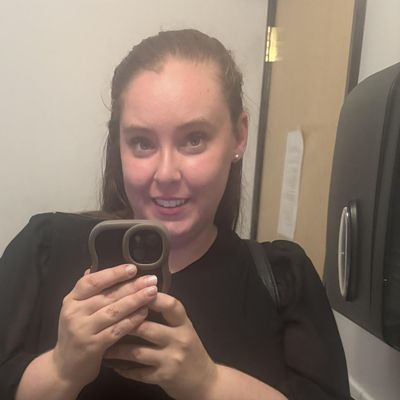 Andrea, 31
