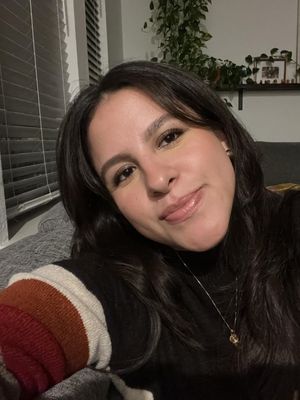 Rosa, 26