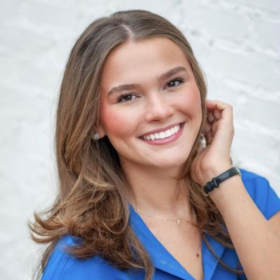 Lauren, 21