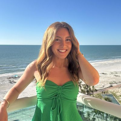 Madilyn, 22