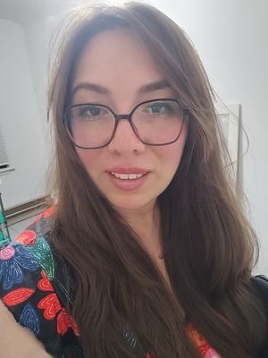 Maria, 35