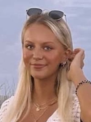 Rachel, 18