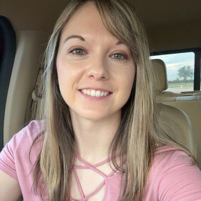 Hannah, 28