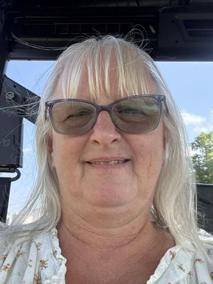Pamela, 48