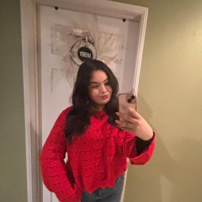 Kayla, 19
