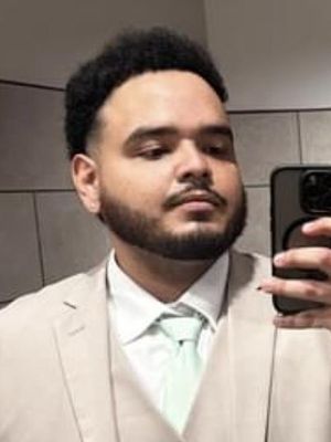 Diego, 24