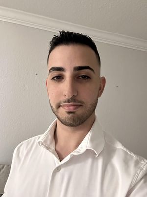 Andy, 28