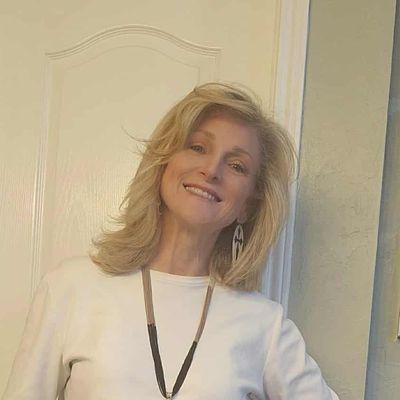 Lynda, 67