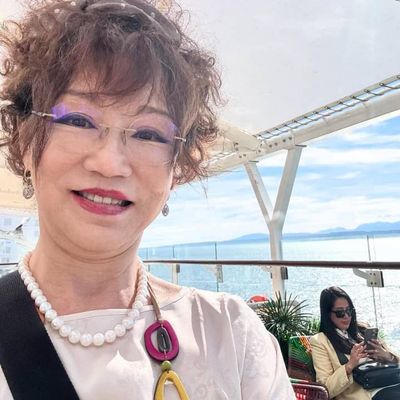 Emily, 48