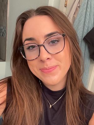 Maria, 22