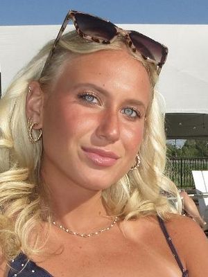 Abby, 24