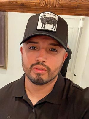 Jorge, 33