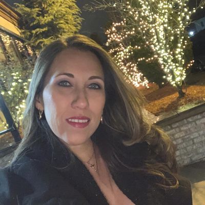 Erika, 40
