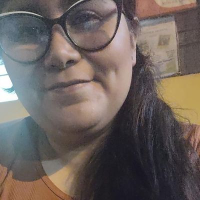 Lucero, 35