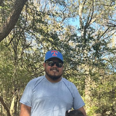 Alejandro, 39