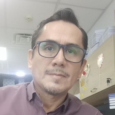Manuel, 52