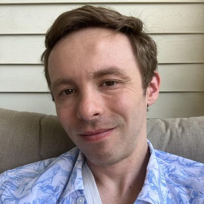 Thomas, 29