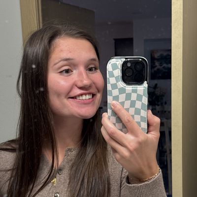 Elena, 24