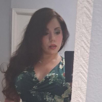 Caroline, 36