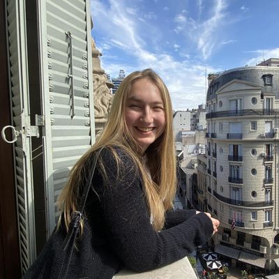 Maria, 23