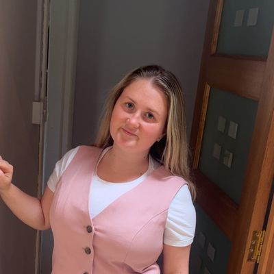 Abbie, 24