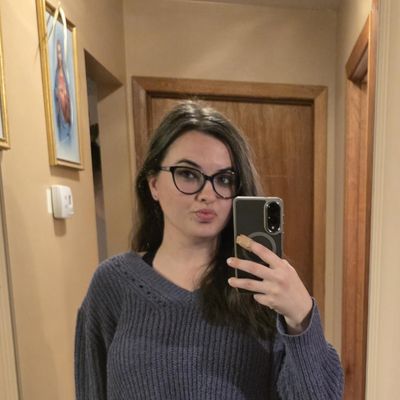 Anna, 27