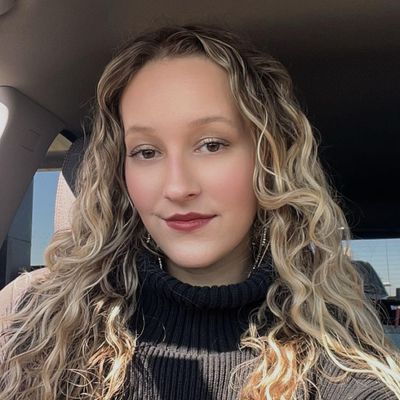 Kacey, 23