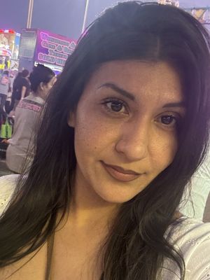 Rosa, 35
