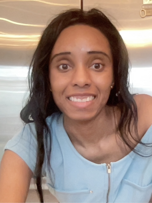 Lora, 34