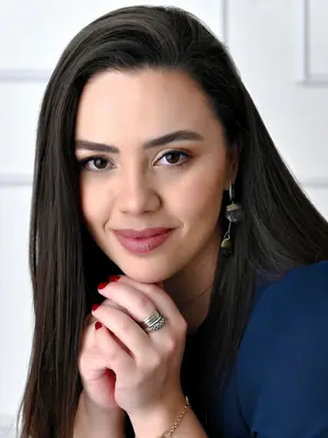 Alana, 32