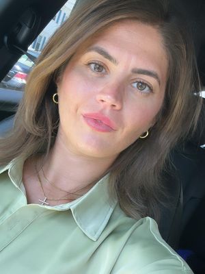 Laura, 39