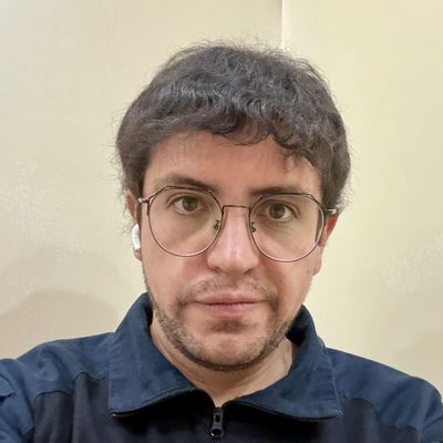 Esteban, 33