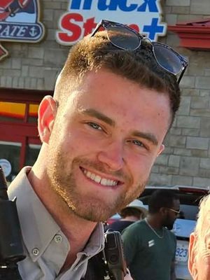 Felix, 22