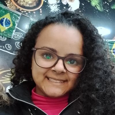 Suelen, 33