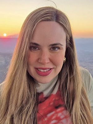 Cecilia, 40