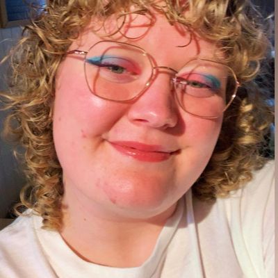 Julie, 24