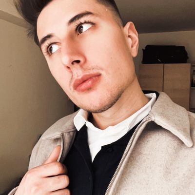 Daniii, 27