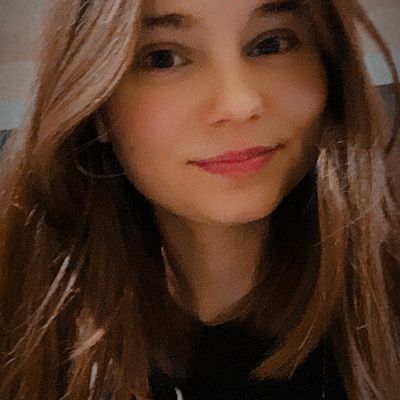 Danielle, 21