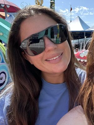 Cait, 32