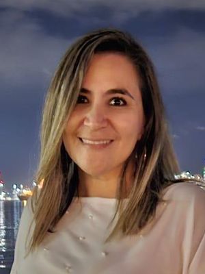 Denisse, 43