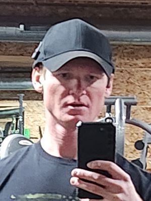 Tom, 27