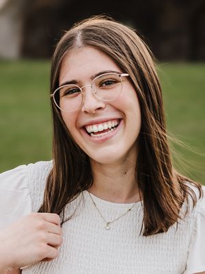 Emma, 20