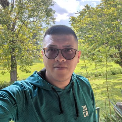 Alejandro, 37