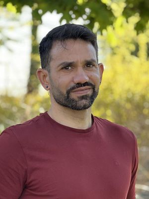 Eduardo, 42