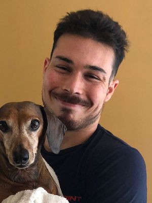 Dorian, 28