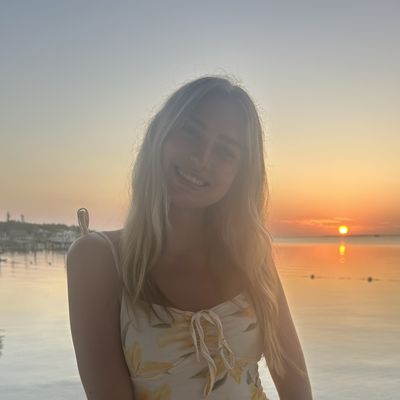 Maggie, 20